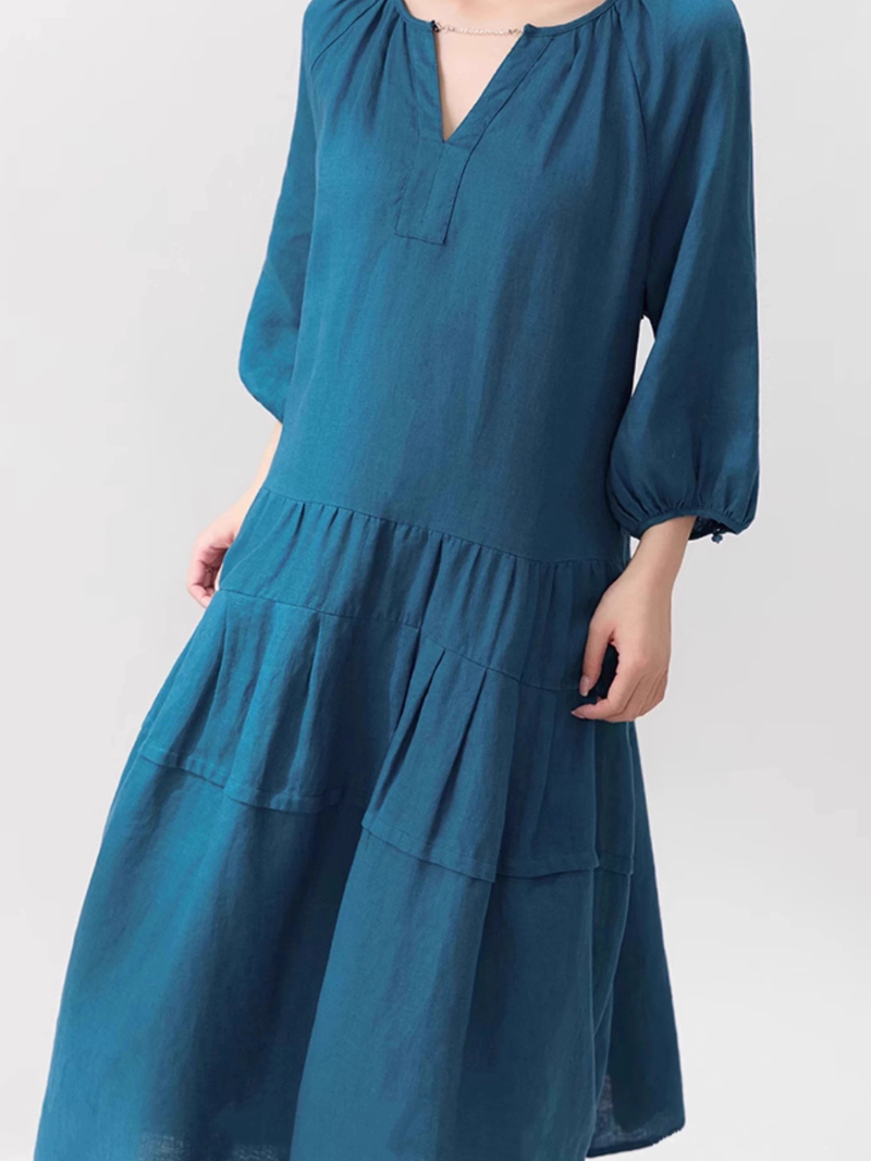 Effortless Linen Dress: Tiered Cotton-Blend Midi with V-Neck and Pockets