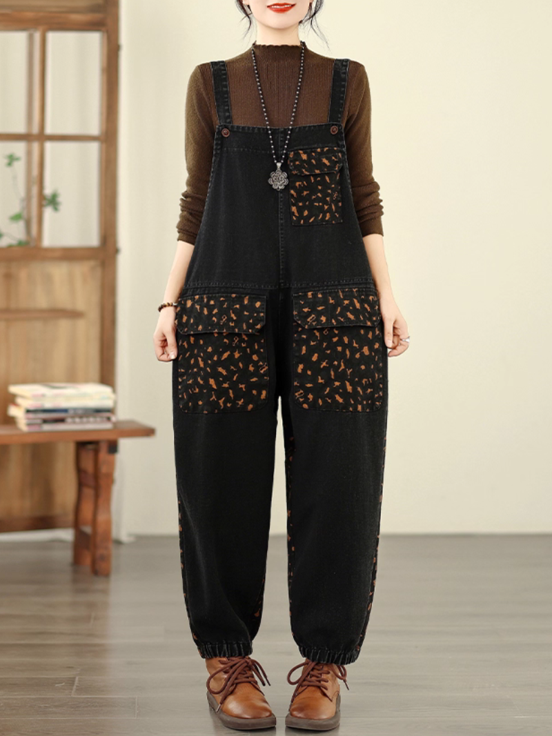 Artisanal denim overalls in cotton with patch pockets and elastic hems