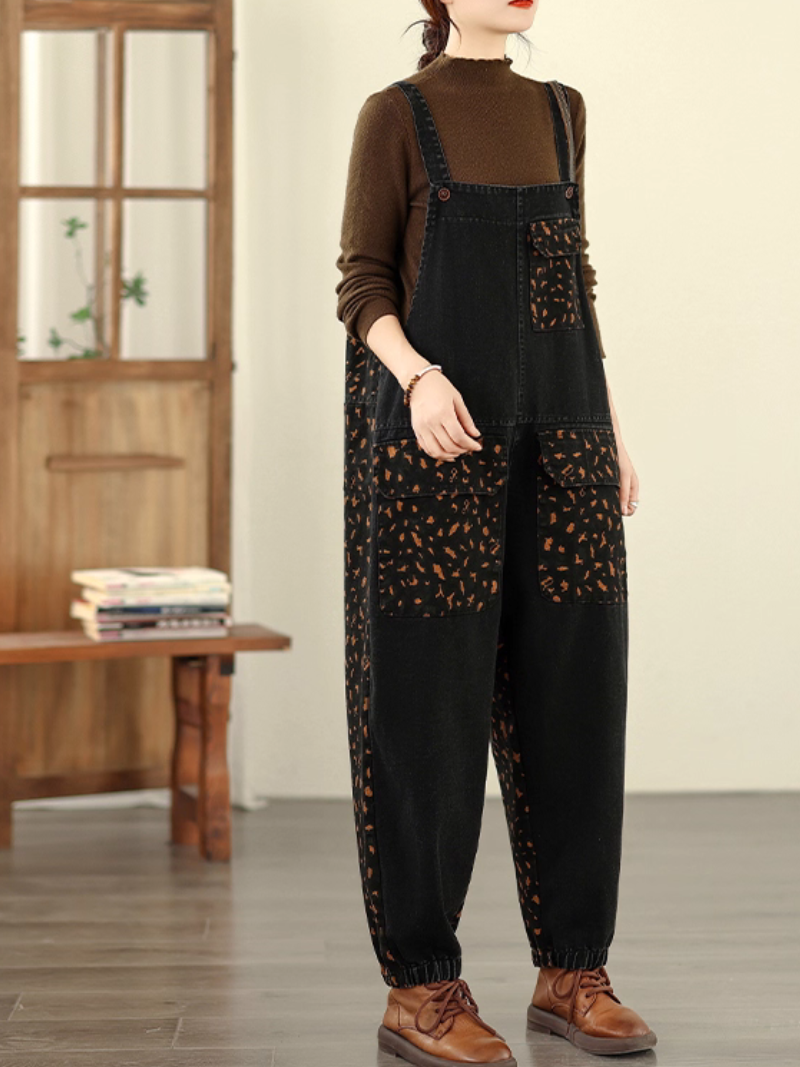 Artisanal denim overalls in cotton with patch pockets and elastic hems