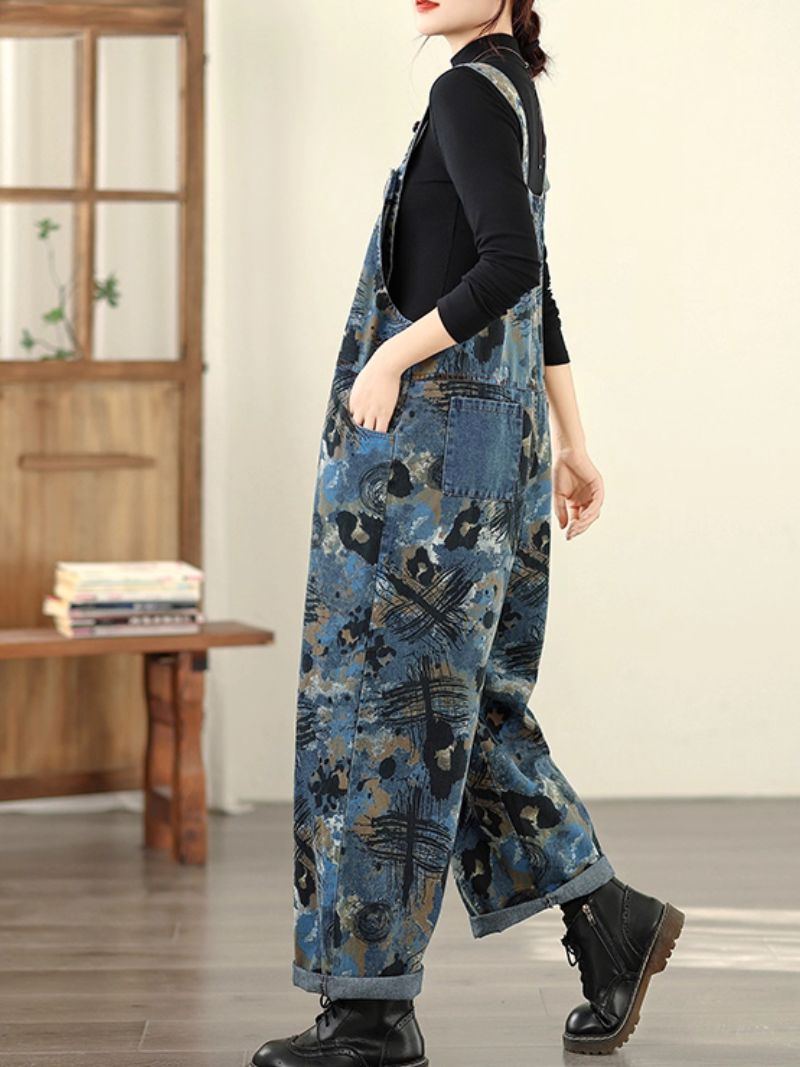 Artful Denim Overalls with Wide-Leg Silhouette and Modern Bib Detailing