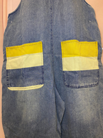 Denim apron with yellow pocket 