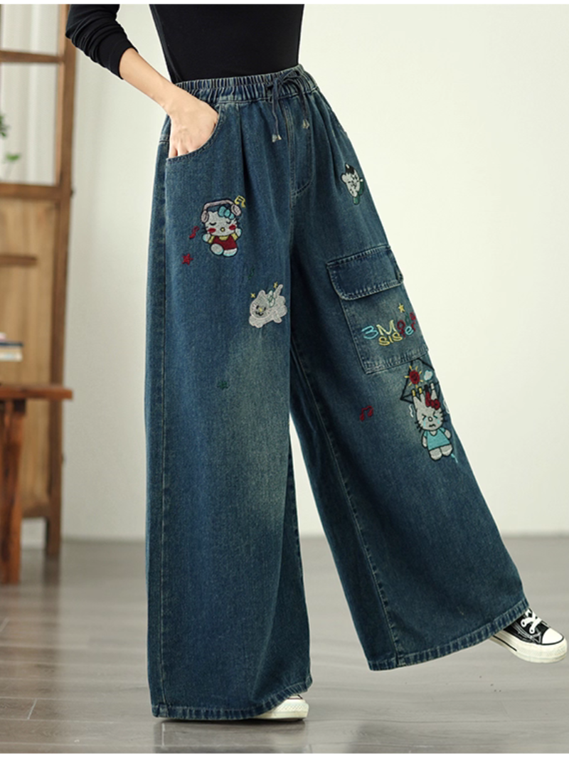 Women's Elegant Cartoon Embroidered Summer Loose Bottom