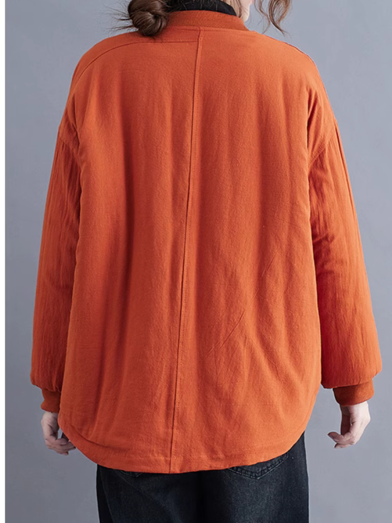 La cómoda chaqueta de cuello de ropa de uso diario de las mujeres