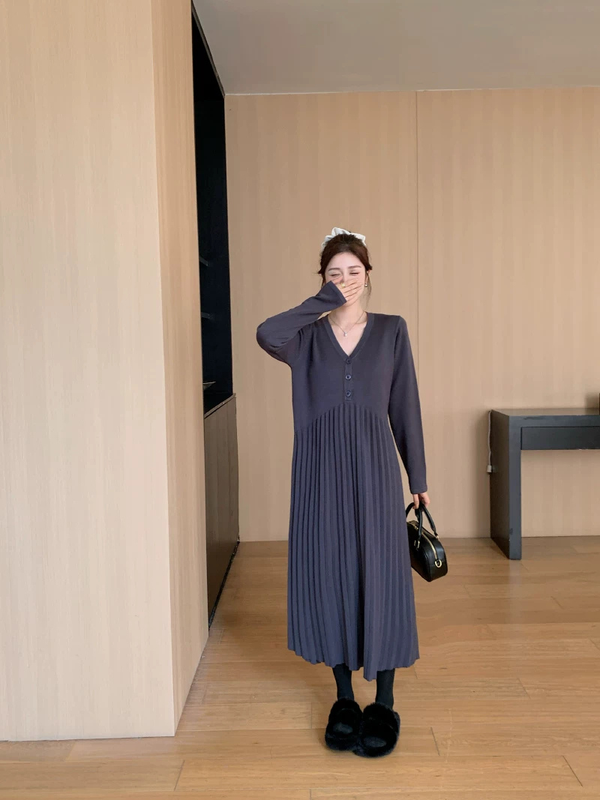 Desk-to-Dinner Confidence Pleated Midi Dress with Graceful Chiffon Movement Skirt