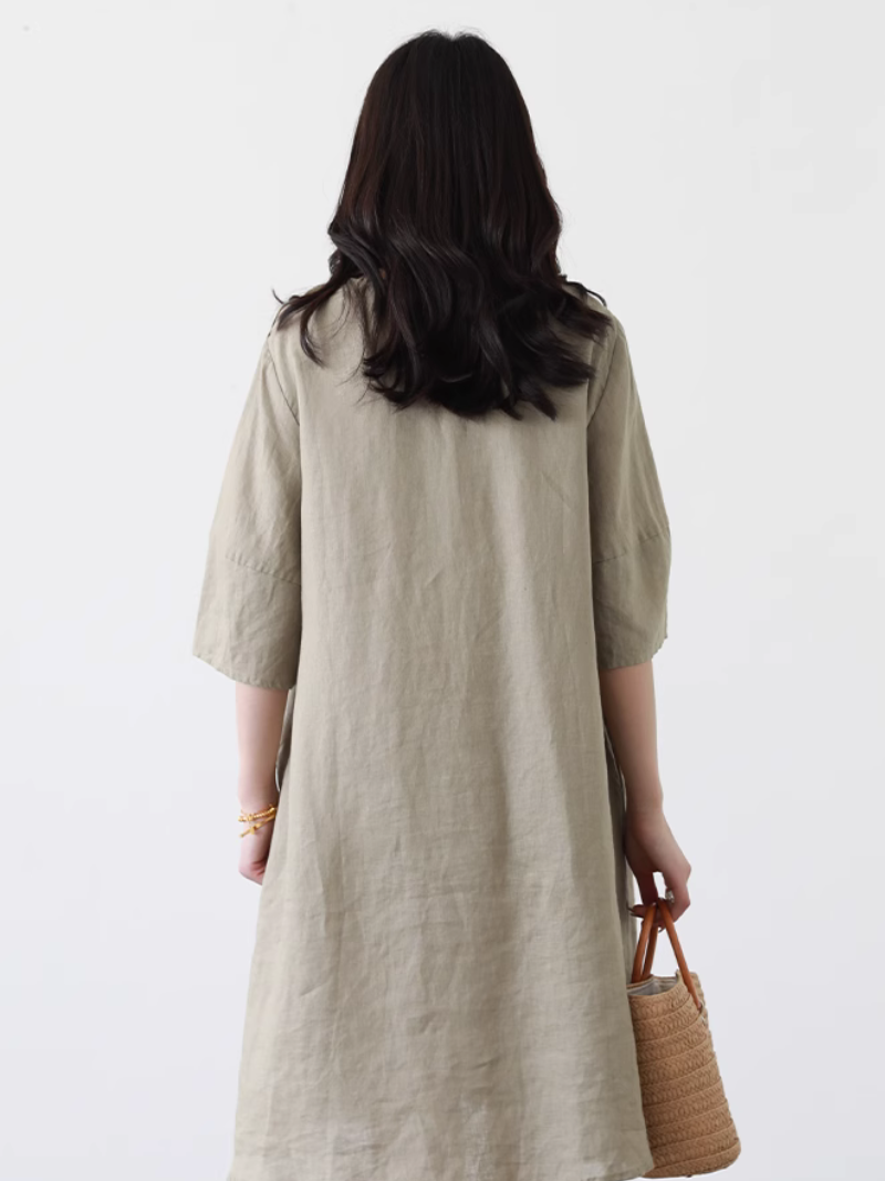  The classic crew neck Dress