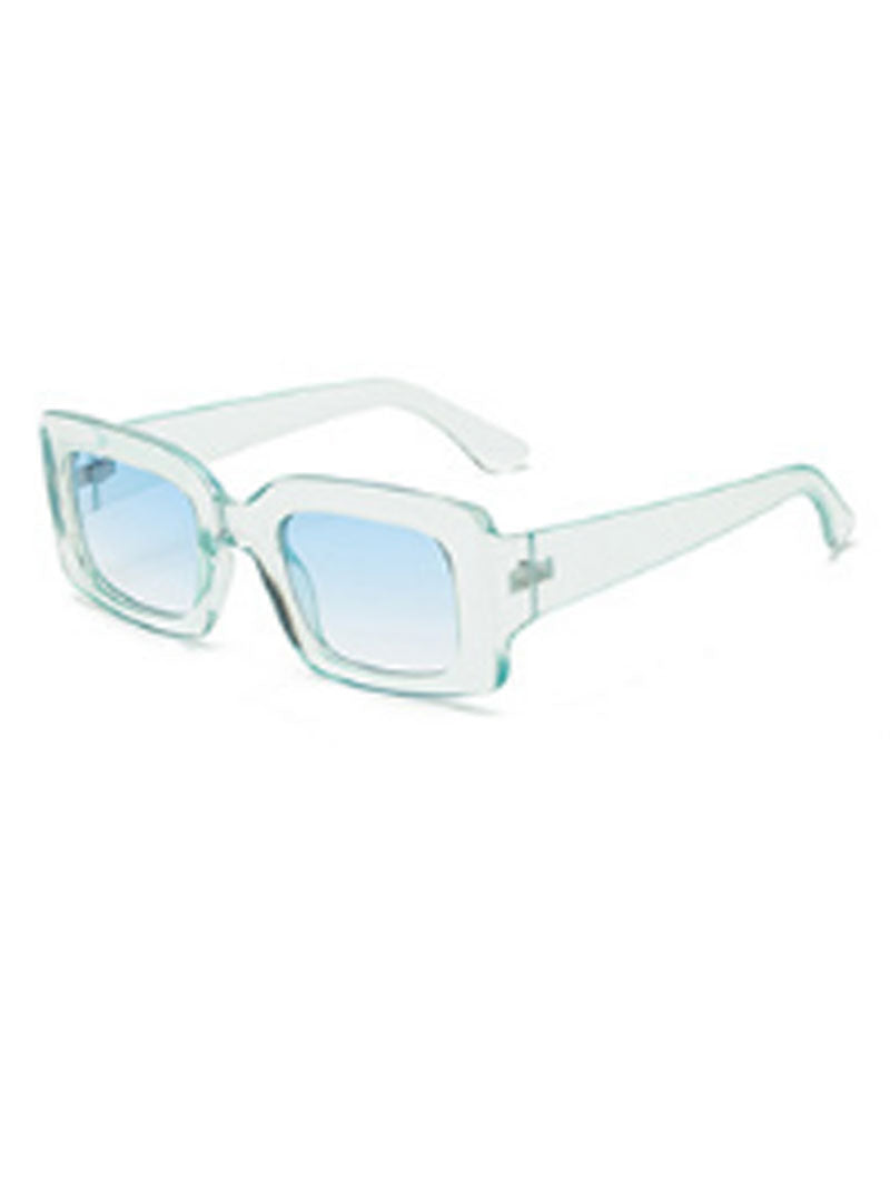 Momento de comodidad de gafas de sol