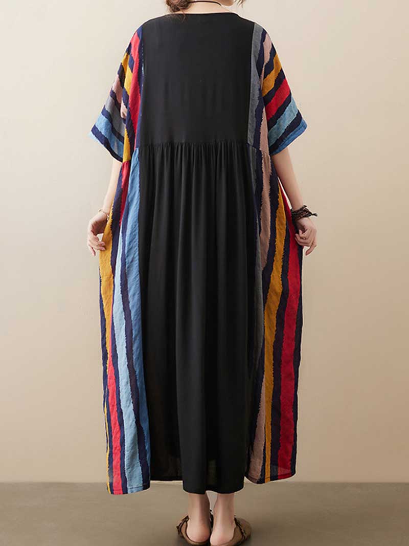 Vestido de cañas a rayas de chica retro