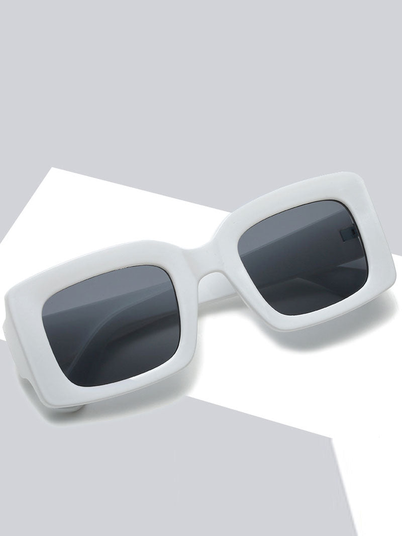 Momento de comodidad de gafas de sol