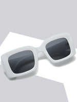 Momento de comodidad de gafas de sol