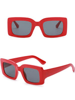 Momento de comodidad de gafas de sol